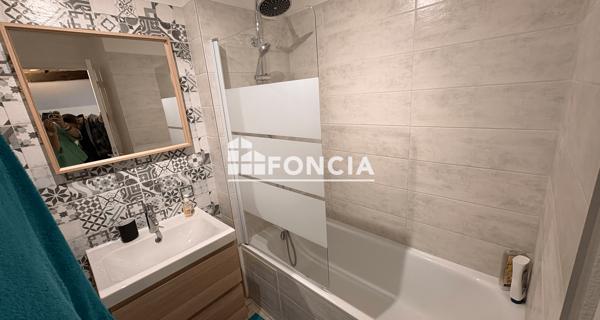 Location Appartement meublé 4 pièces 80.95 m² - Pont-saint-esprit 30130
