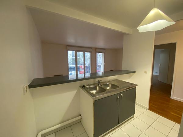 Appartement Viry Chatillon 2 pièce(s) 46.51 m2