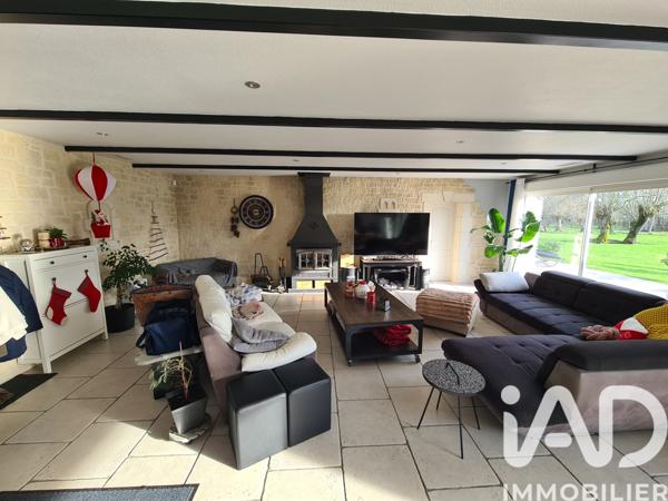 Maison à vendre 9 pièces 213 m² Puy-du-Lac