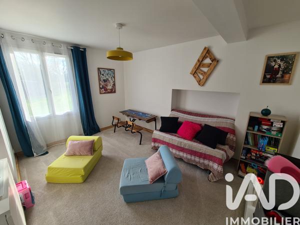 Maison à vendre 9 pièces 213 m² Puy-du-Lac