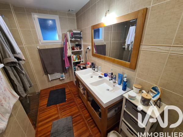 Maison à vendre 9 pièces 213 m² Puy-du-Lac