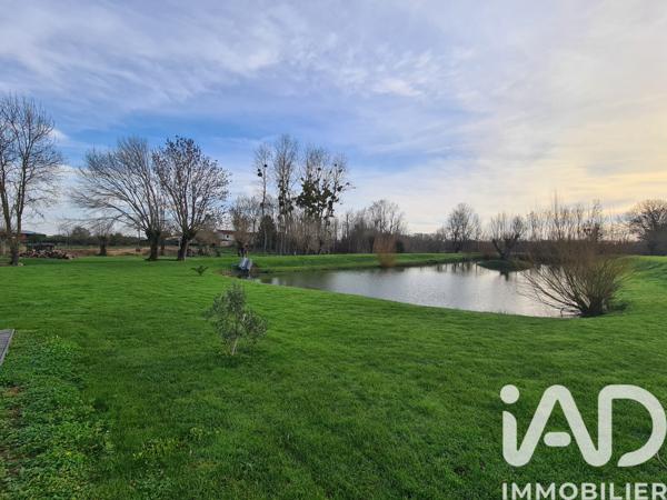 Maison à vendre 9 pièces 213 m² Puy-du-Lac