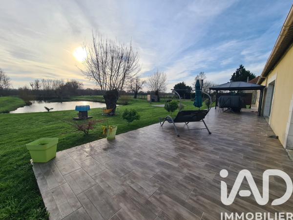 Maison à vendre 9 pièces 213 m² Puy-du-Lac