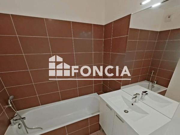 Location Appartement 2 pièces 38 m² - 127 BOULEVARD DE ST LOUP Marseille 13010