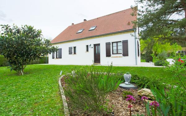 Maison à vendre    4 pièces • 208 m2 Pont-Sainte-Maxence