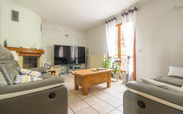 Maison à vendre    4 pièces • 208 m2 Pont-Sainte-Maxence