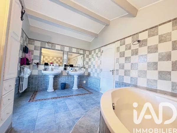 Maison à vendre 5 pièces 215 m² Rognonas