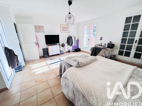 Maison à vendre 5 pièces 215 m² Rognonas