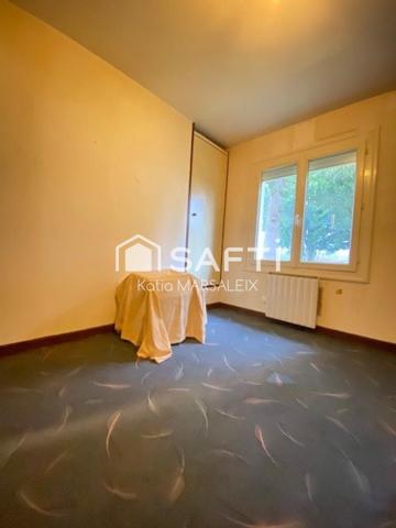 Maison sur sous-sol avec jardin de 2 587m²