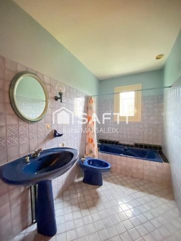 Maison sur sous-sol avec jardin de 2 587m²