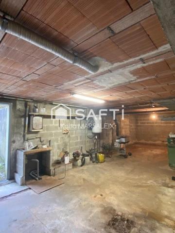 Maison sur sous-sol avec jardin de 2 587m²