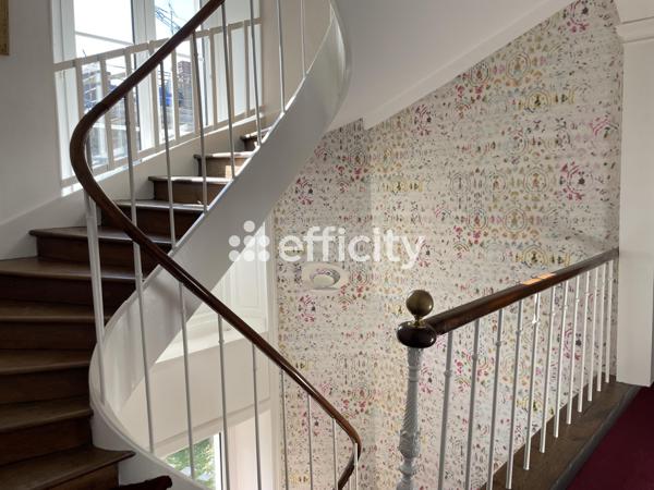 Maison 10 pièces - 392 m²