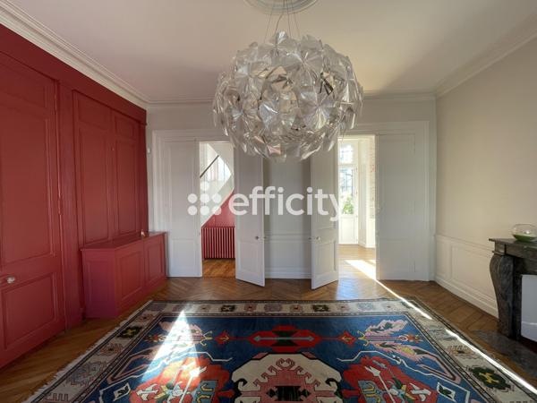 Maison 10 pièces - 392 m²