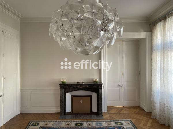 Maison 10 pièces - 392 m²