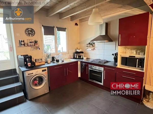 Vente                                                      Maison
                        
                     3 pièces                      61 m2                     à Miramont-de-Guyenne