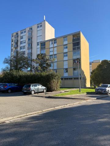 6? étage avec ascenseur, Balcon, Cave, Potentiel