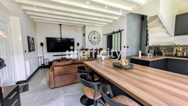 Maison
         4 pièces
        - 70 m² Exclusivité 140 000 € *