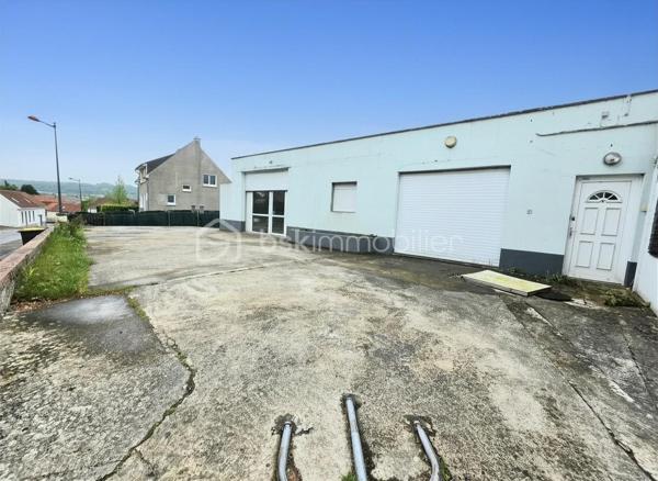 A VENDRE EN EXCLUSIVITE - A SAMER

Dans la commune de Samer, ville en pleine expansion, à vendre ce local commercial présentant une surface de 100m².
De nombreux stationnements en devanture de magasin.

Local sur rez-de-chaussée uniquement, toiture bac-acier.
Arrivée d'eau et électricité ok.

Contact & Visites : 06 37 49 25 17 
Hélène LAVENU