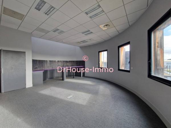 Bureau à vendre 25 pièces de 1 130 m²