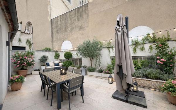 Appartement à vendre    2 pièces •  Nîmes