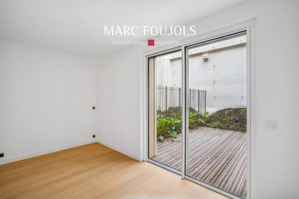 Paris VIII Faubourg Saint Honoré : appartement de 124 m² avec sa terrasse jardin de 67 m²