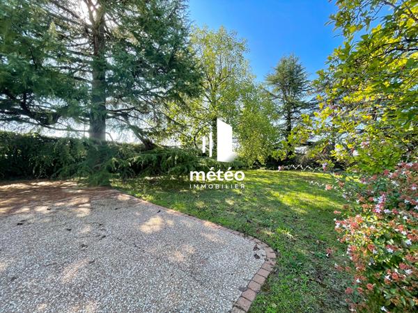 Maison familiale de 130m² habitable avec 4 chambres – 2 garages – Luçon