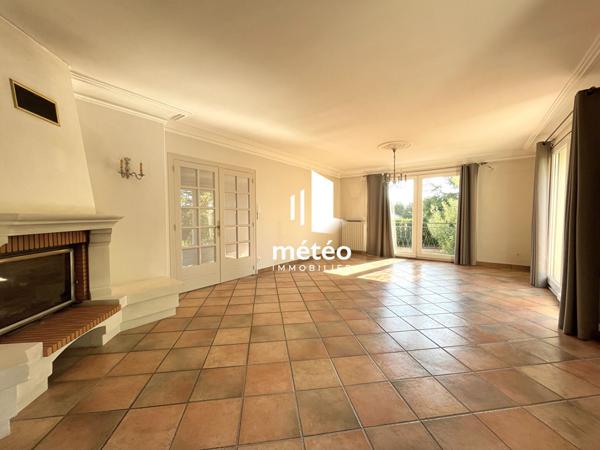 Maison familiale de 130m² habitable avec 4 chambres – 2 garages – Luçon