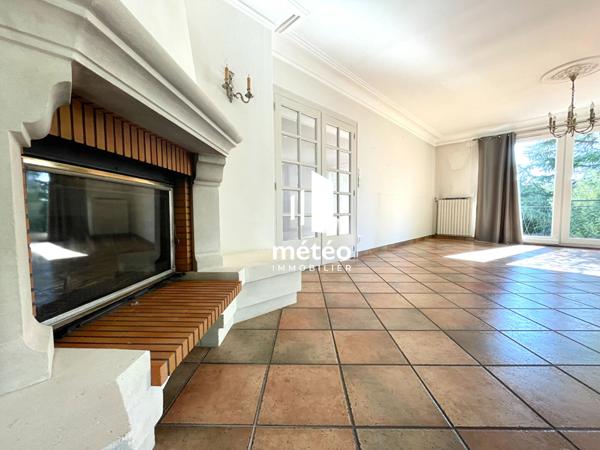 Maison familiale de 130m² habitable avec 4 chambres – 2 garages – Luçon