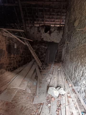 Maison à vendre  1 pièce - 75 m2 CHARBONNIERES LES VARENNES - 63