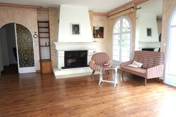 MAISON DANS ENVIRONNEMENT PRIVILEGIE