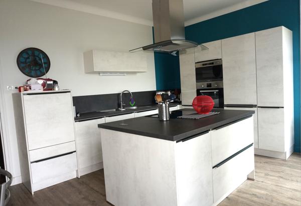 MAISON DANS ENVIRONNEMENT PRIVILEGIE