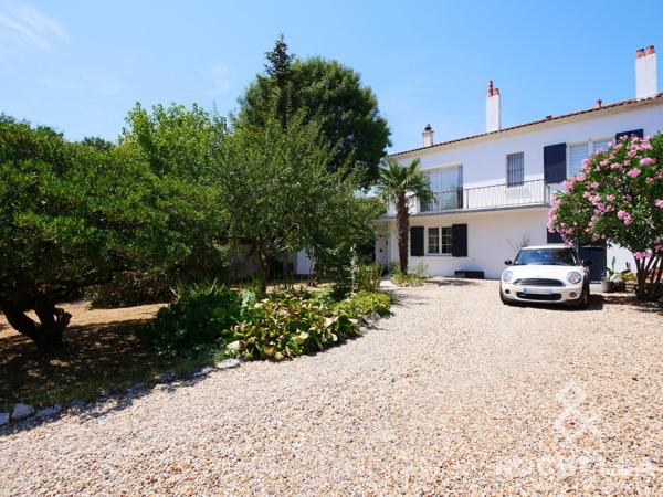 Maison familiale dans un écrin de verdure
