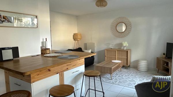 Appartement à louer Angers : 2 pièces, 52m² avec 1 chambre(s) à 690€ - AJP Immobilier Angers