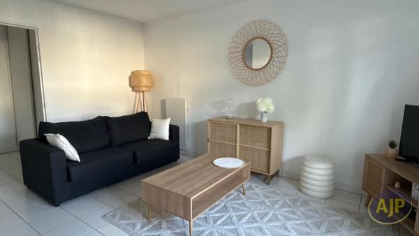 Appartement à louer Angers : 2 pièces, 52m² avec 1 chambre(s) à 690€ - AJP Immobilier Angers