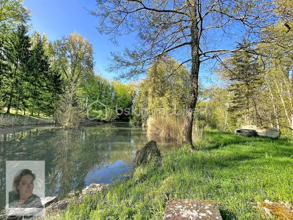Terrain de 8 210 m²