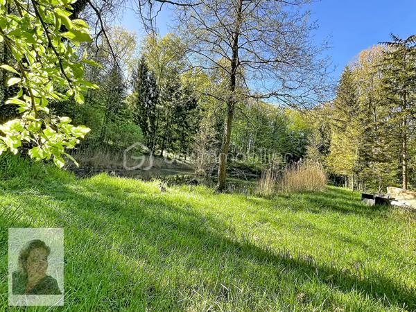 Terrain de 8 210 m²