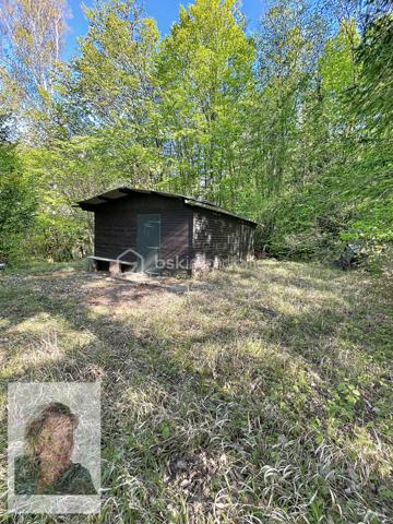 Terrain de 8 210 m²