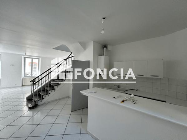 Location Maison 4 pièces 84.24 m² - 10 RUE DES GREFFES Nimes 30000