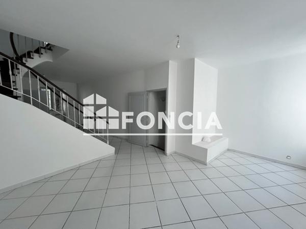Location Maison 4 pièces 84.24 m² - 10 RUE DES GREFFES Nimes 30000