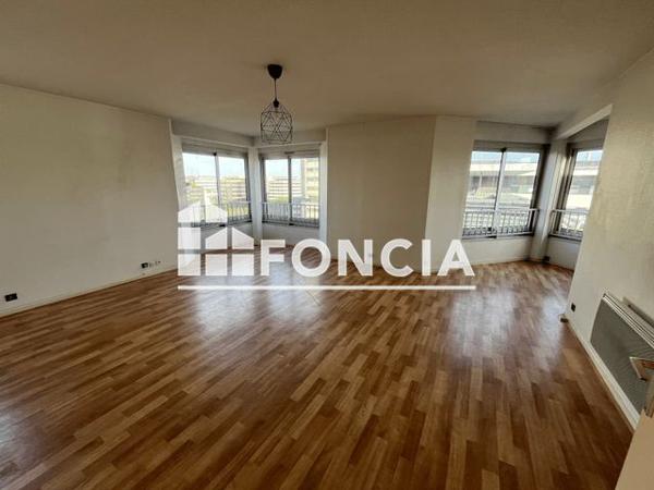 Location Appartement 3 pièces 92.01 m² - 43 TERRASSE RHIN ET DANUBE Bordeaux 33000