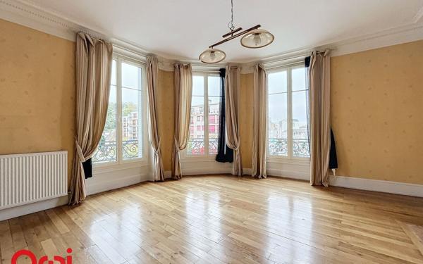 Appartement à vendre    3 pièces • 126 m2 Montluçon