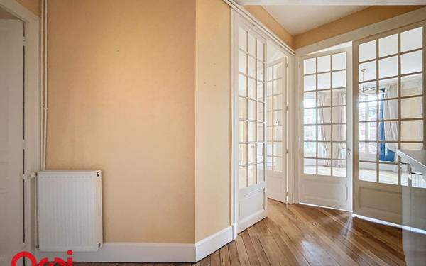 Appartement à vendre    3 pièces • 126 m2 Montluçon