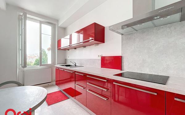 Appartement à vendre    3 pièces • 126 m2 Montluçon