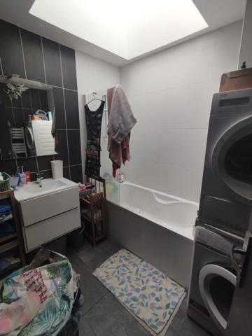 Appartement
                                                                                                                                                                                                                                                                                                                        3 pièce(s)                                                                                                                                                                                                          2 chambre(s)                                                                                                                                                                                                          60.39  m²
