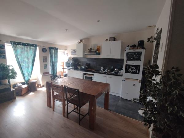 Appartement
                                                                                                                                                                                                                                                                                                                        3 pièce(s)                                                                                                                                                                                                          2 chambre(s)                                                                                                                                                                                                          60.39  m²