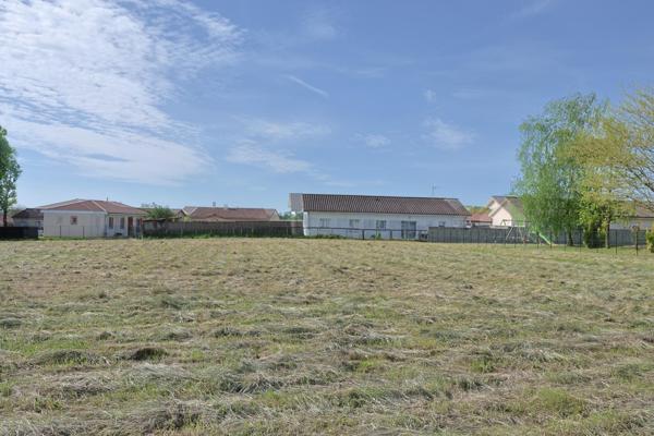 Terrain à bâtir - libre constructeur - Hors lotissement