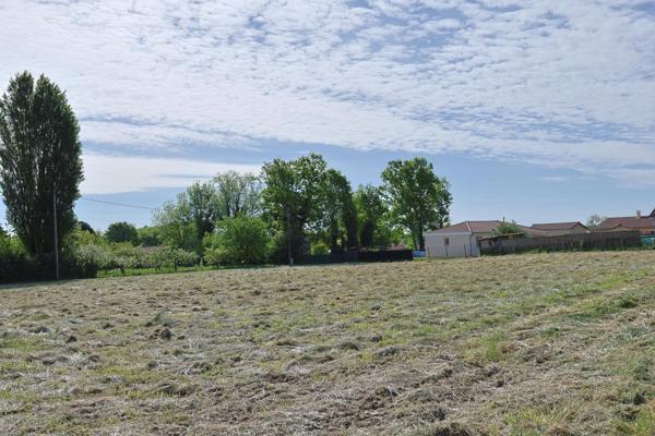 Terrain à bâtir - libre constructeur - Hors lotissement