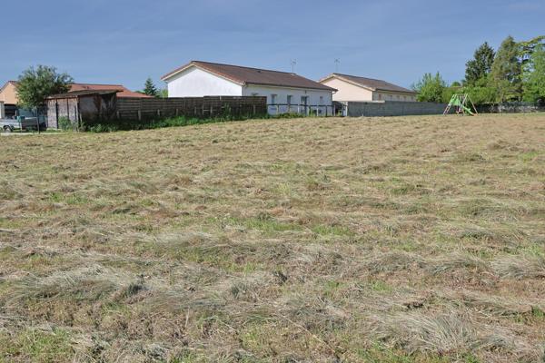 Terrain à bâtir - libre constructeur - Hors lotissement