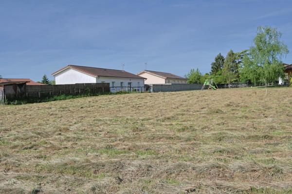 Terrain à bâtir - libre constructeur - Hors lotissement