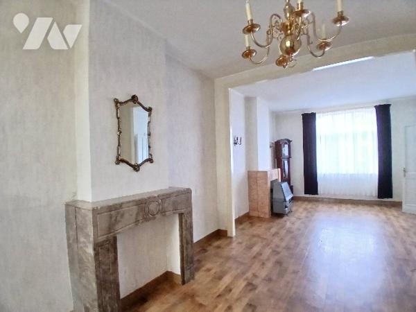 Maison de ville 2ch, jardin, beau séjour et combles aménageables